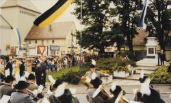 Featured image of post In guter Tradition
