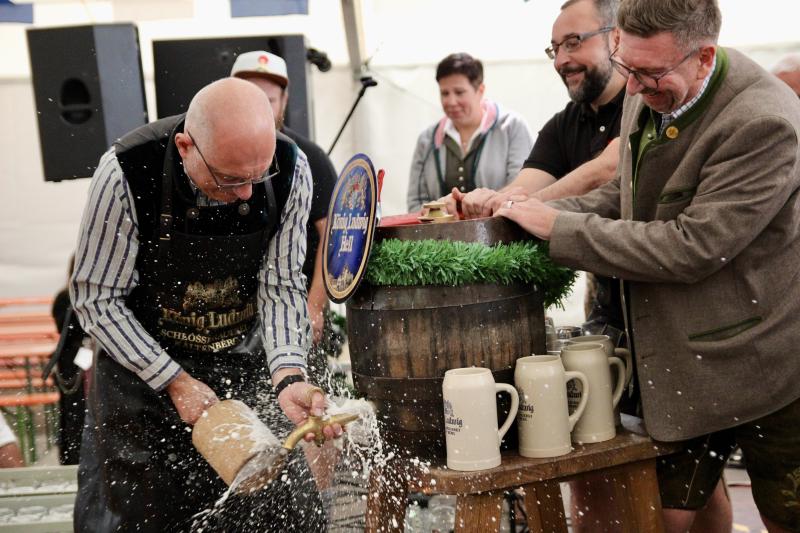 Featured image of post „Auf ein schönes Fest!“