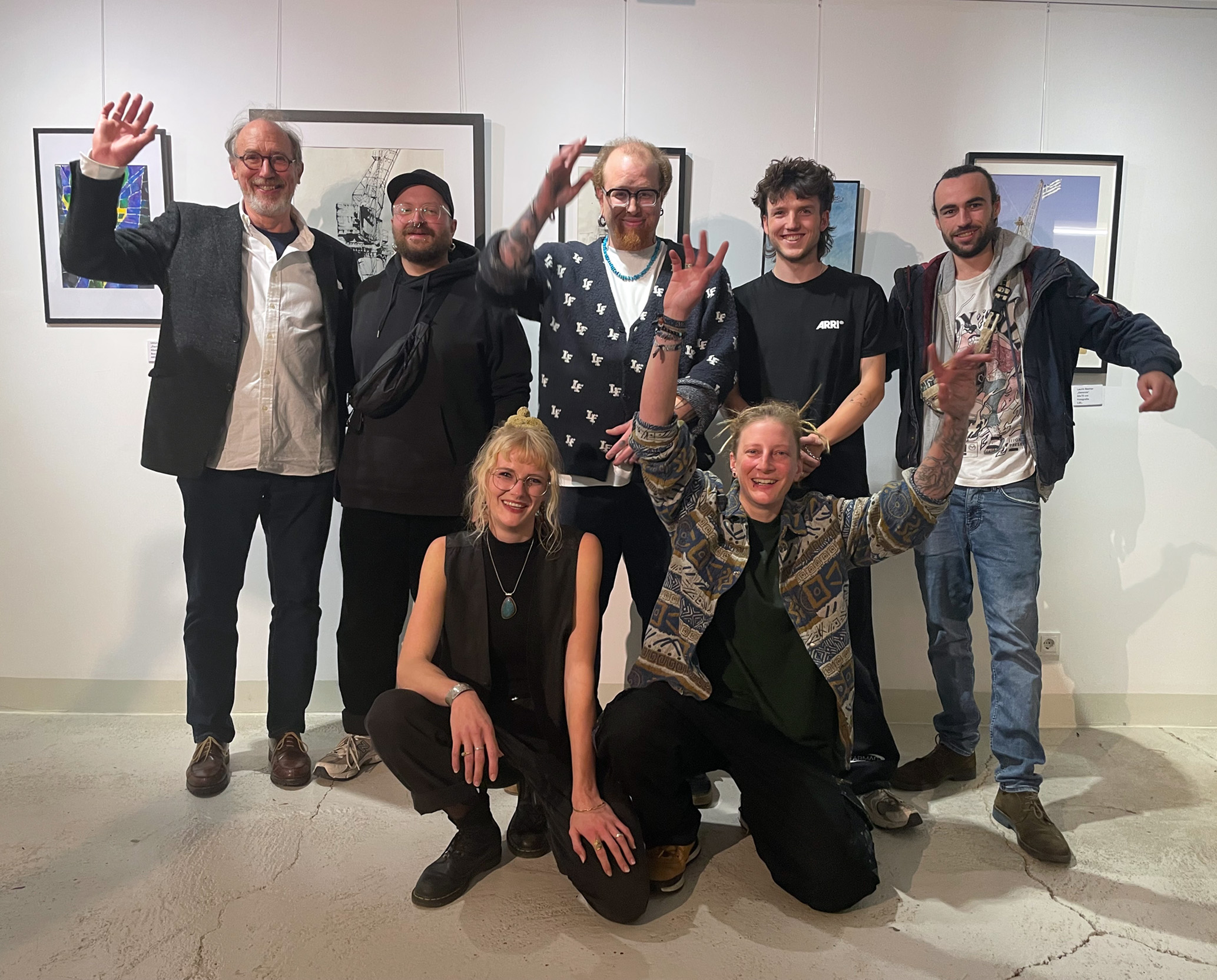 Auf eine kreative Entdeckungsreise nehmen Ulrich Kopret, Constantin Spinner, Jorin Tiedemann, Laurin Bacher und Lorenz Klaus (stehend v.l.) sowie Lena Rappert und Miriam Fassbender (vorne l.) die Besucher mit. Nicht anwesend Eleonore Stemmer-Mallol.