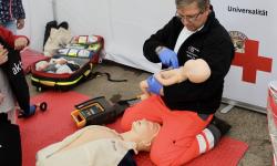 Featured image of post Helfen! Aber wie?