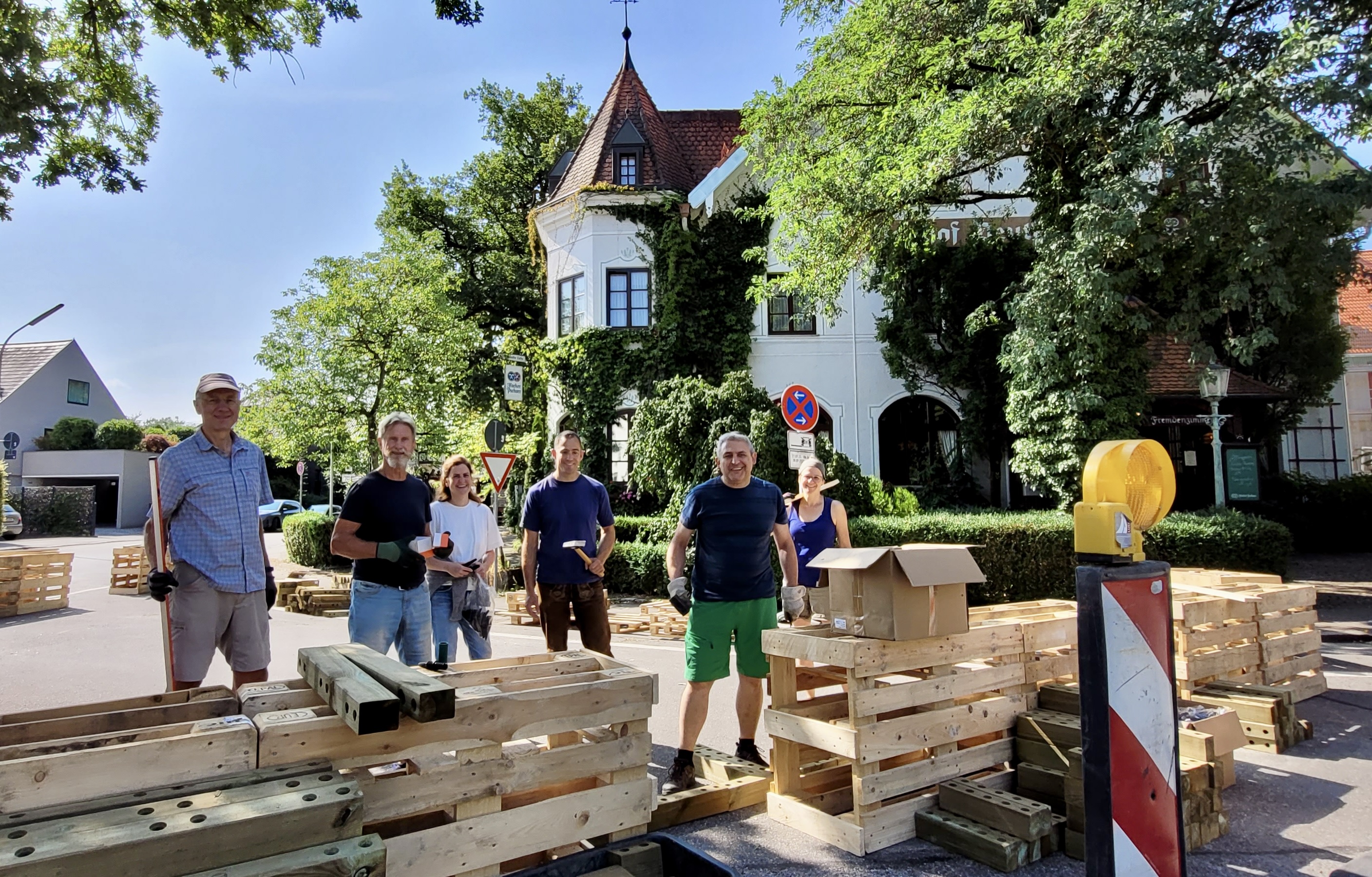 Initiatoren von LoLa und Helfer beim Aufbau im Sommer 2023 © G.Uelses