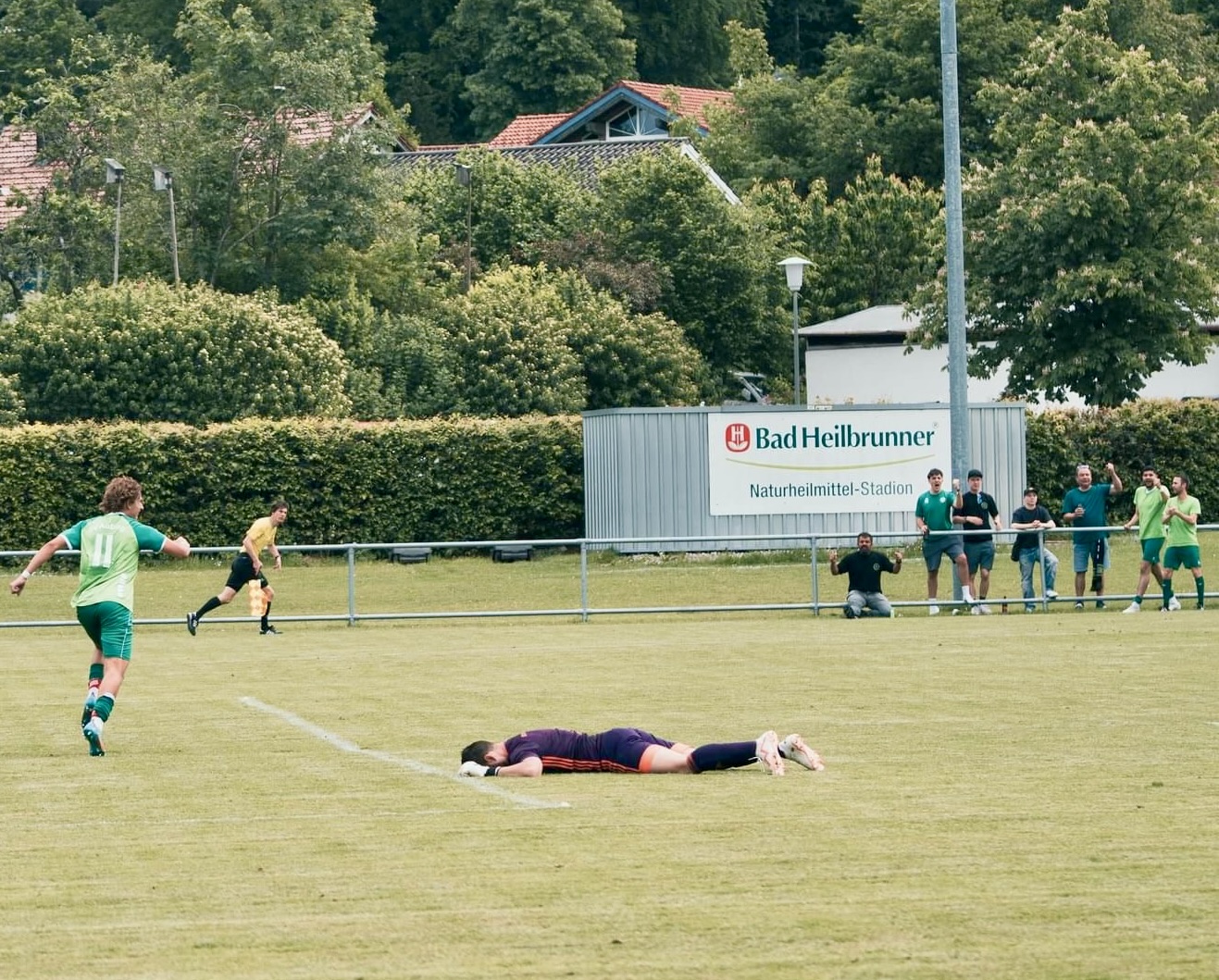 Der 19jährige Mats Krause in Jubelpose nach dem ersten Tor Bad Heilbrunn, im letzten Spiel der Saison.