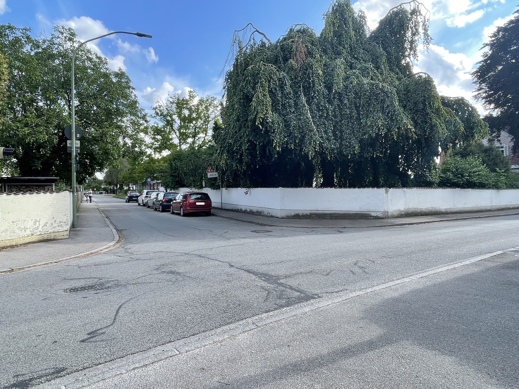 Ein ganz seltener Anblick. Der leere Kreuzungsbereich Gotzmannstraße/Eichenauer Straße.