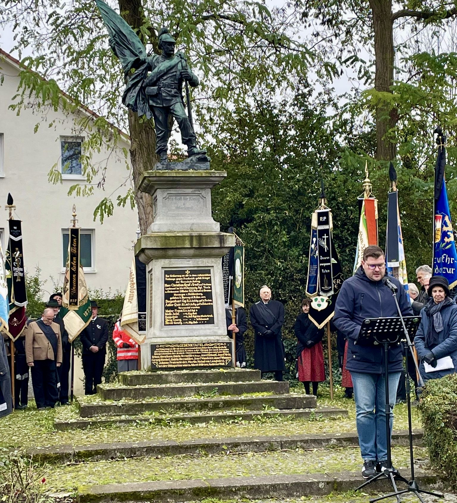 Volkstrauertag in  Aubing © S.Weber