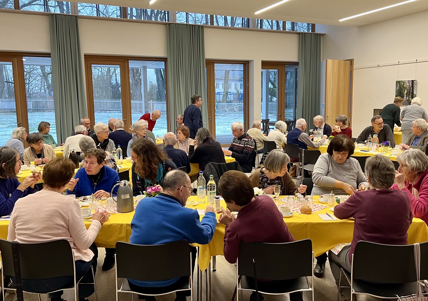 Dankeschön-Frühstück für die Ehrenamtlichen als Jahresauftakt im Pfarrsaal von St.Quirin.