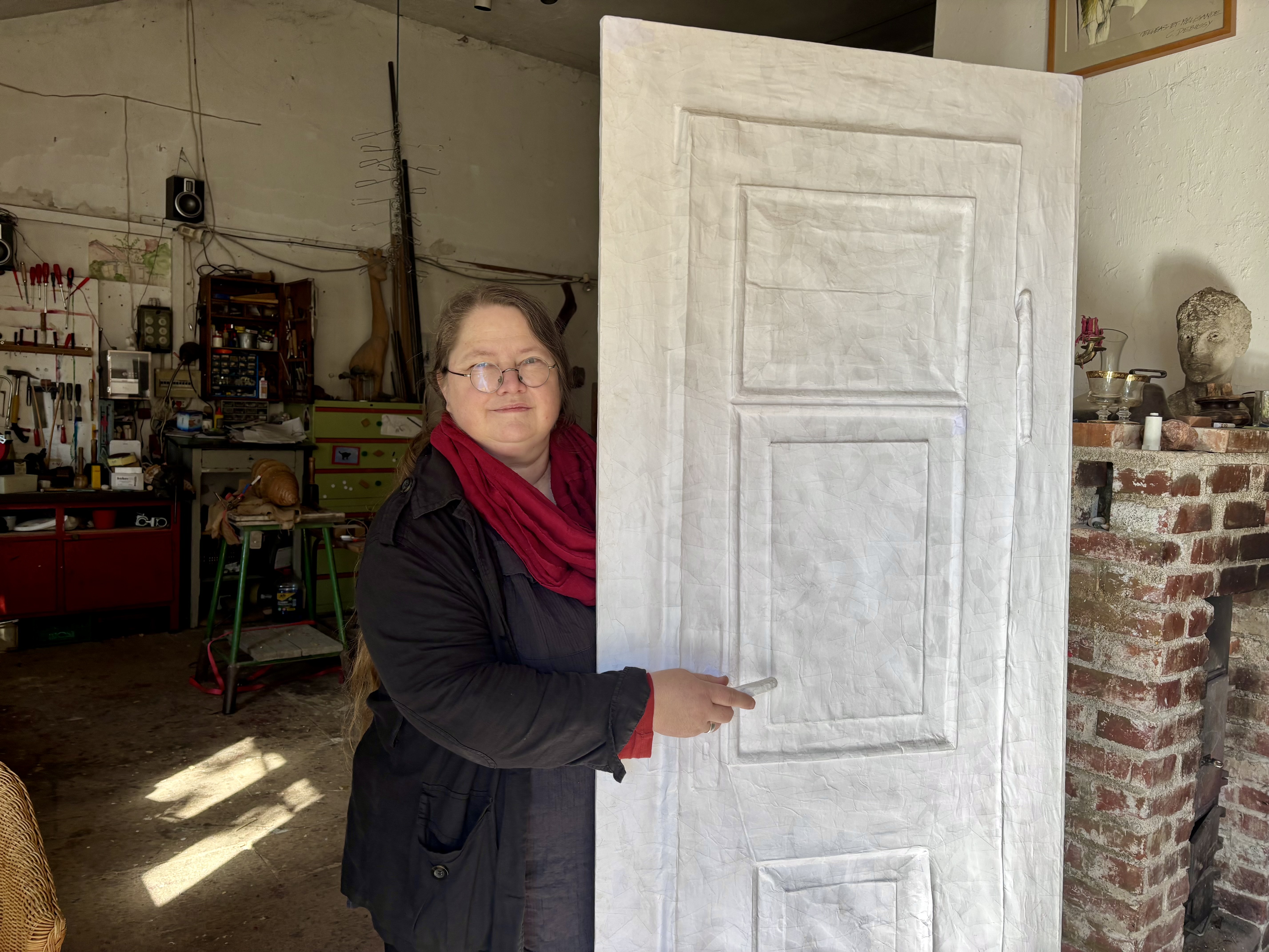 Installationen: Anja Callam zeigt während der Ateliertage unter anderem ihre Papierkunst.