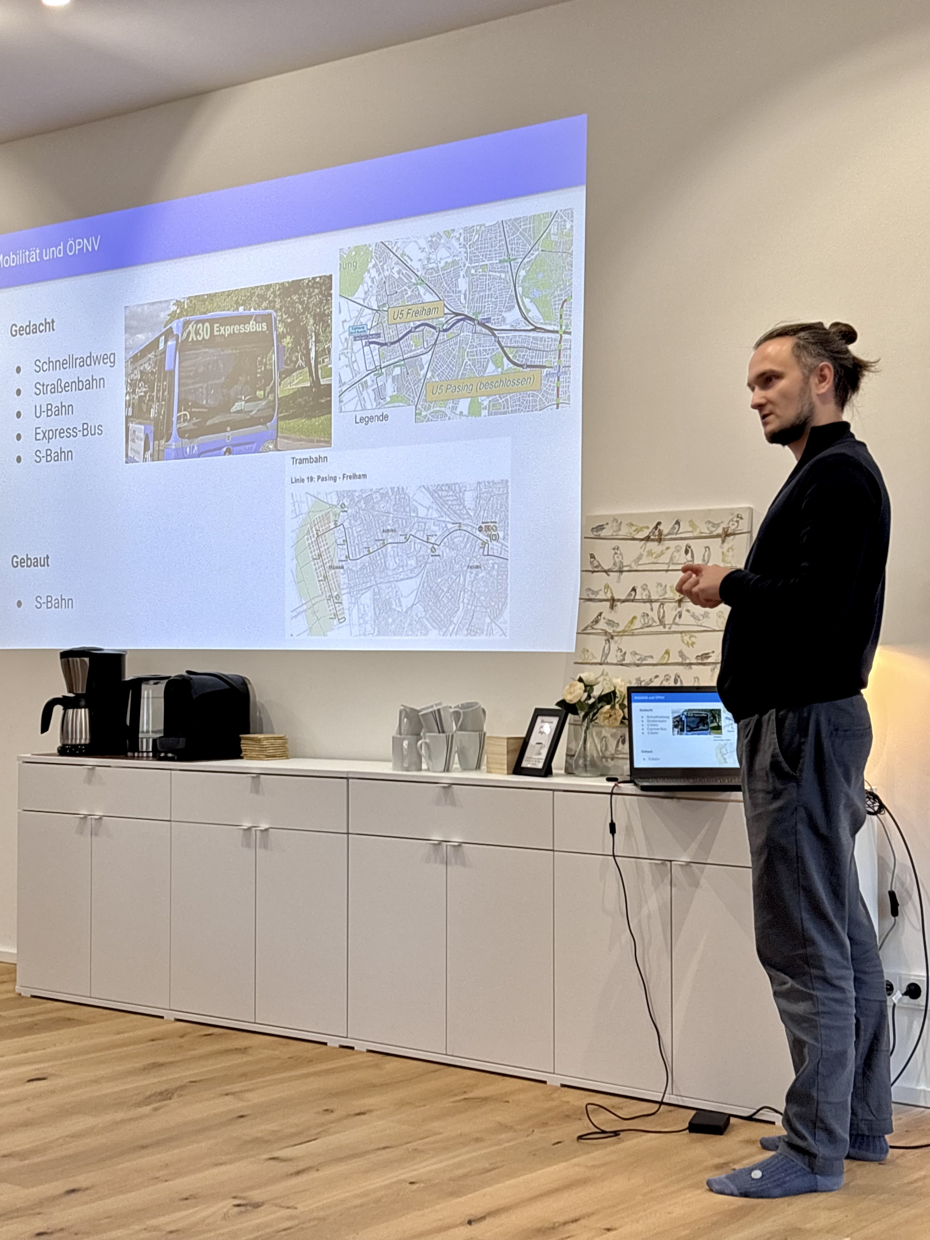 Dimitri Zhnikov präsentierte die Initiative und die Petition „Faires Parken in Freiham".