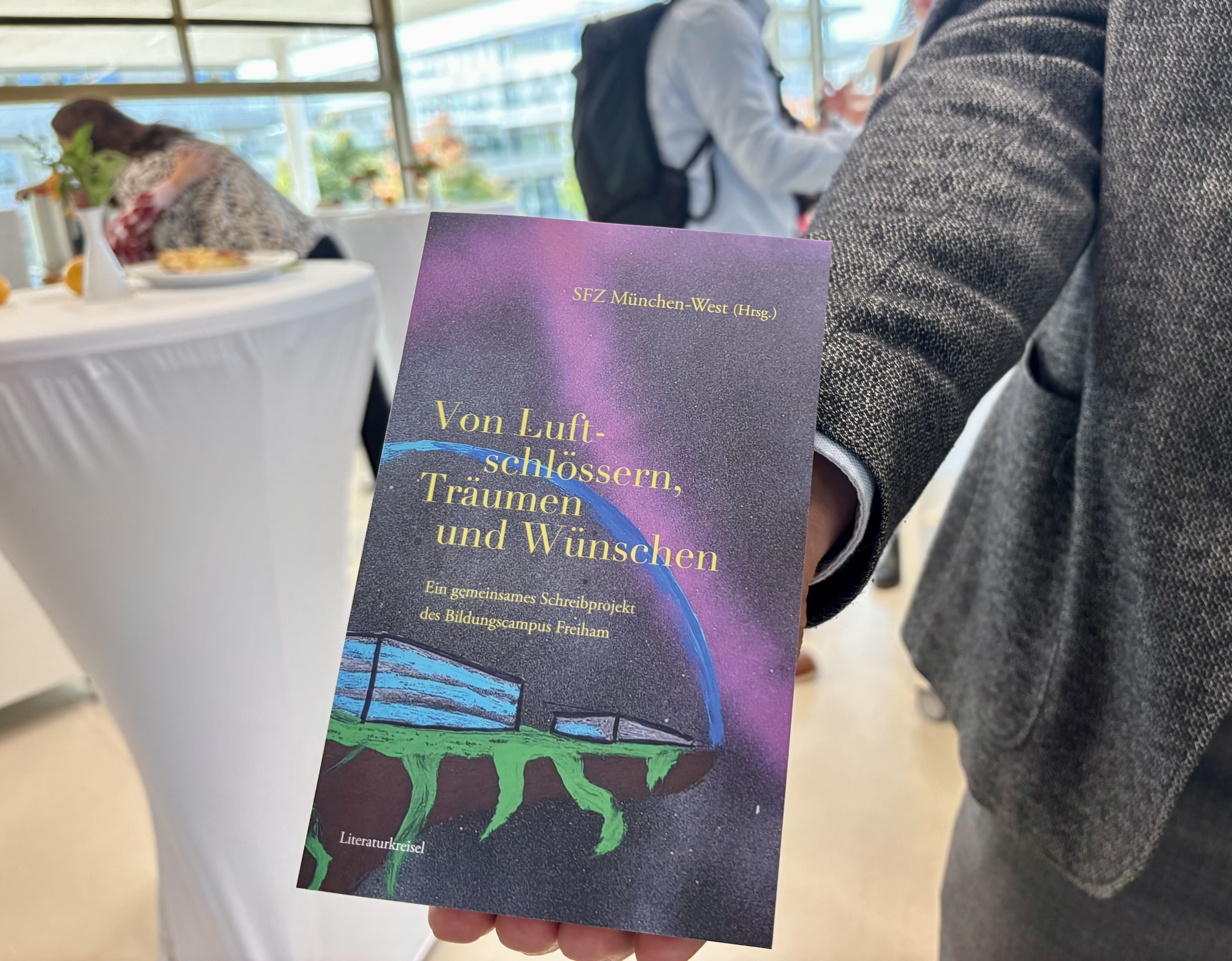 Buch mit Geschichte: es entstand als Gemeinschaftsprojekt aller vier Schulen.