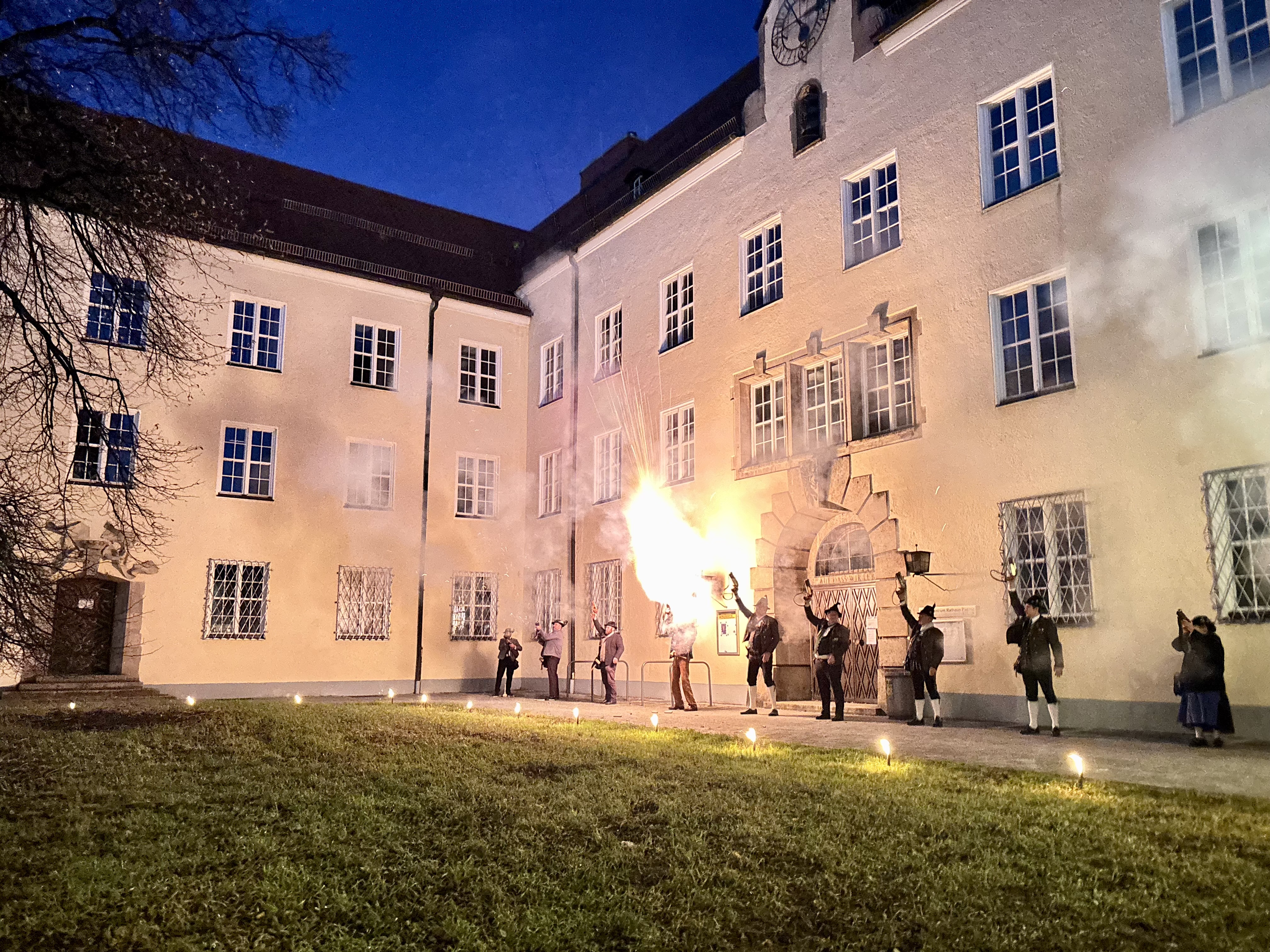 Eine Salve aufs neue Jahr