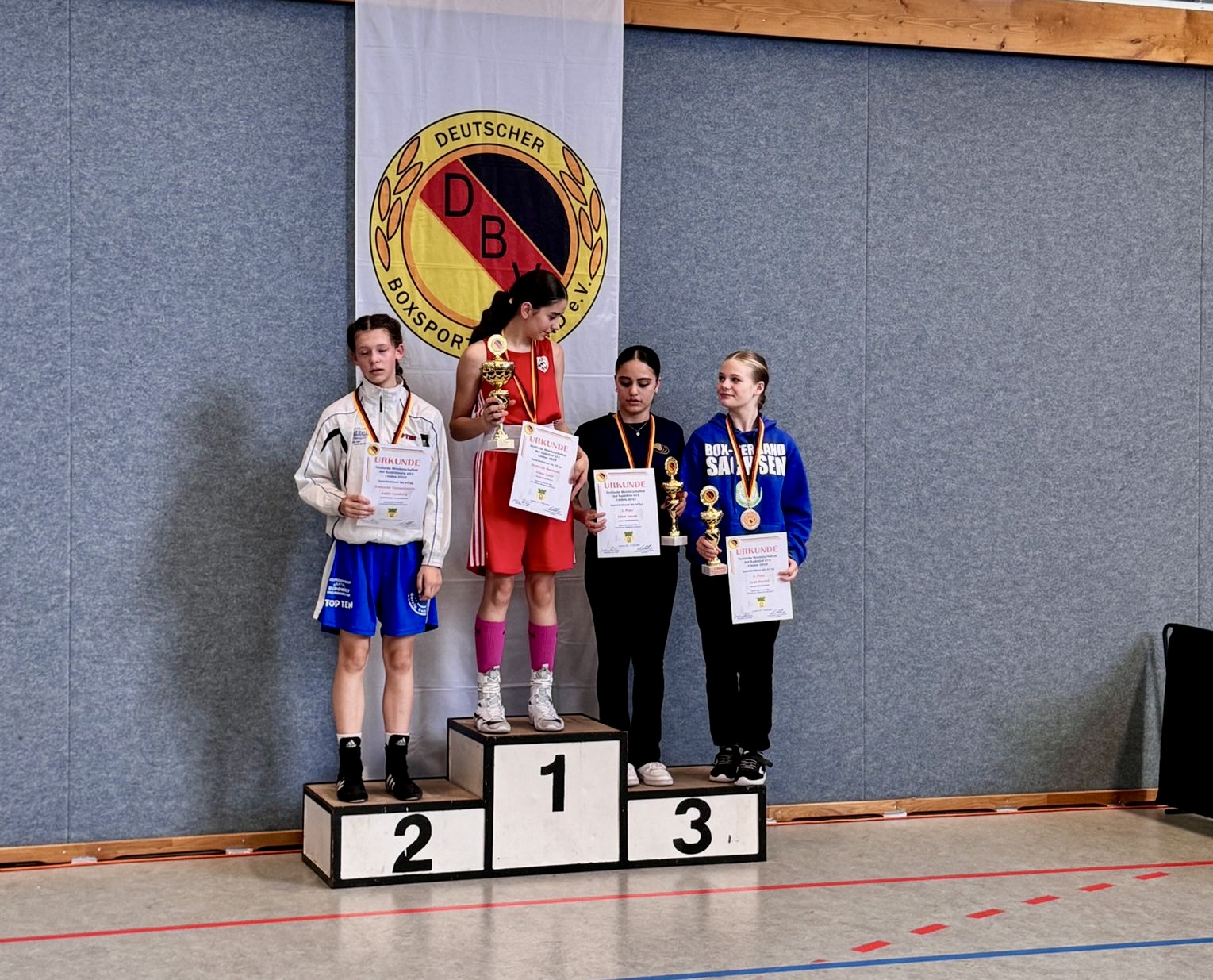 V.l. Emilie Sanderg (Vize), Selina Cukur (Champion), Linda Bischof und Zahra Jawady.