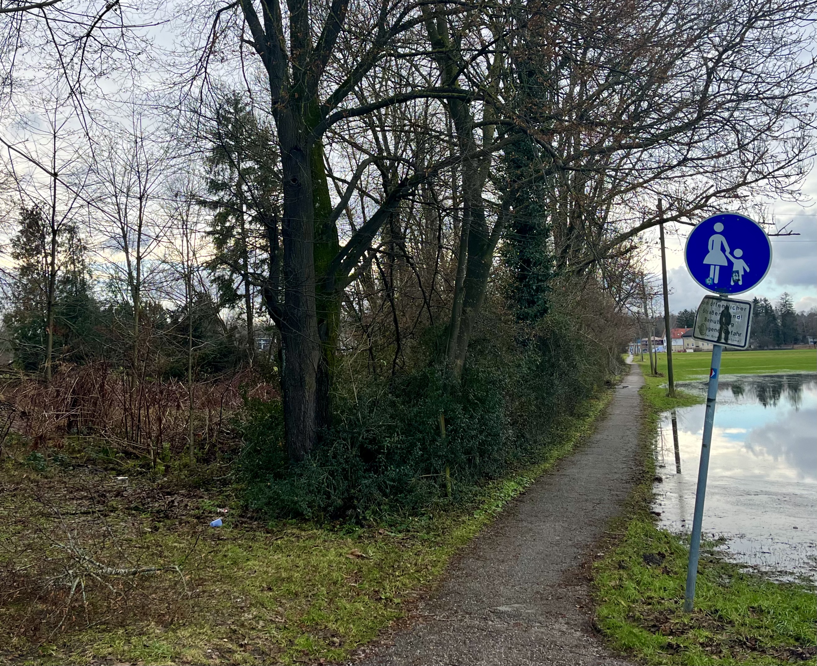 Das Bahnwegerl von der Langwieder Hauptstraße