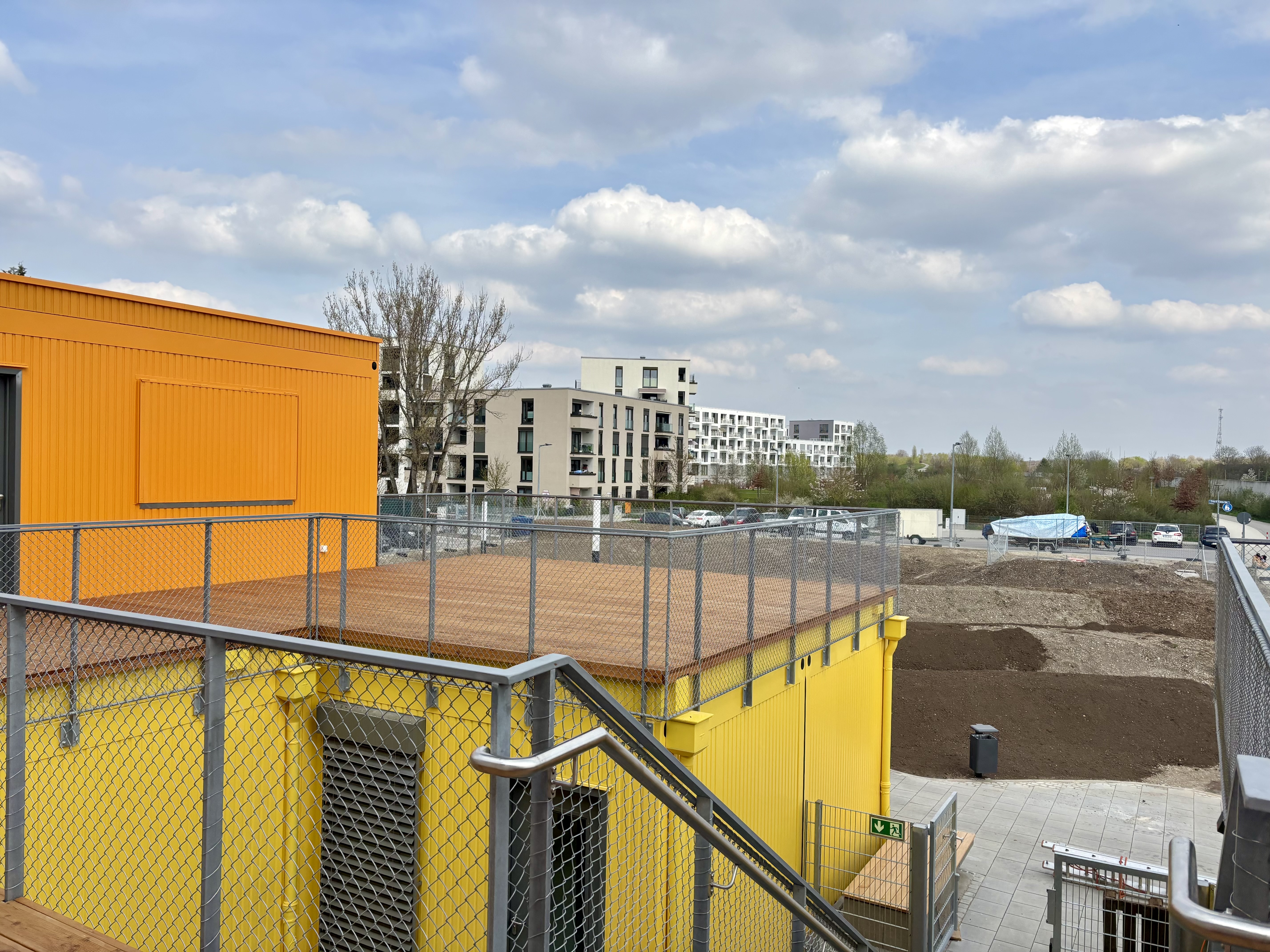 Hier oben soll ein Café entstehen. Dies und die gesamten Außenanlagen sollen bis Sommer fertig sein.