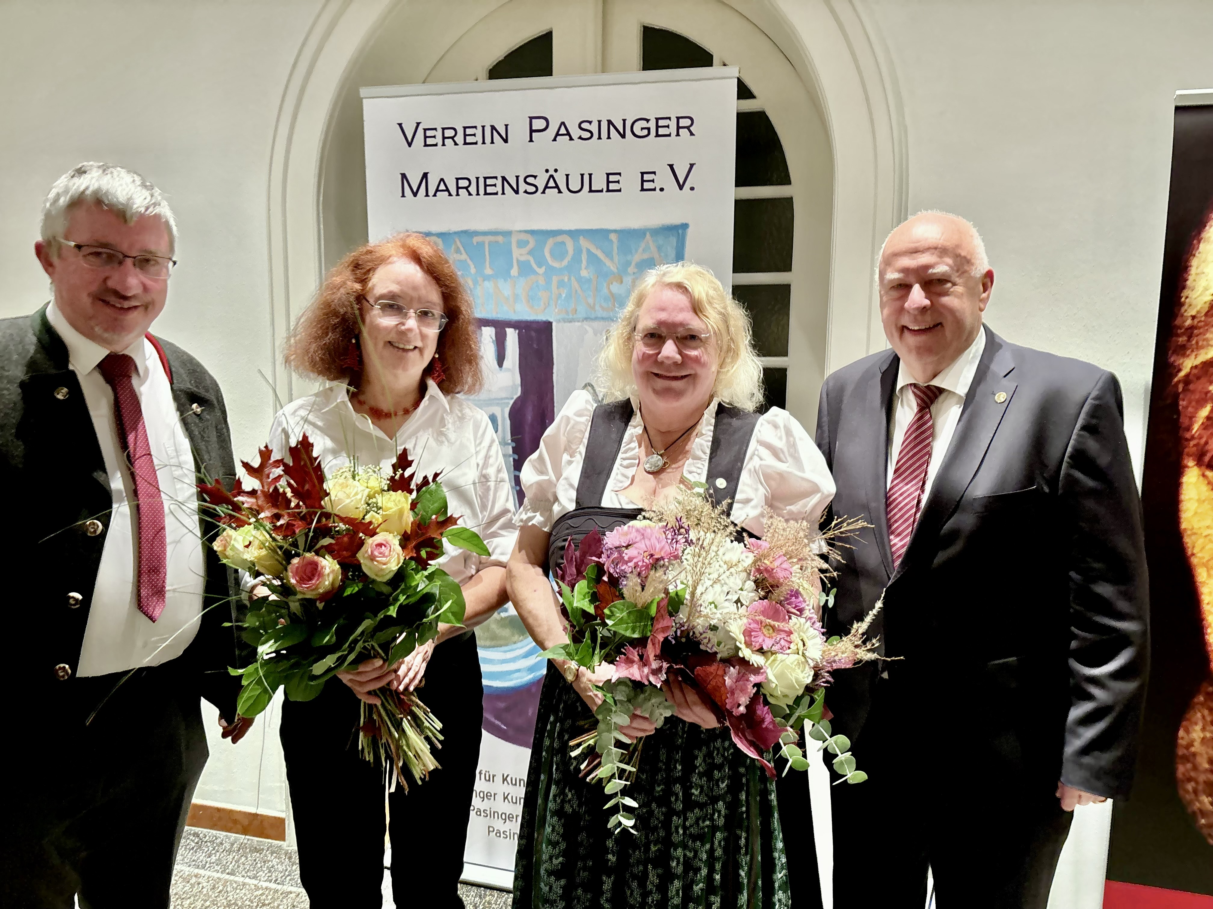 Das letzte Pasinger Benefiz-Wildessen fand 2024 statt, damals mit Schirmherrin Barbara Kuhn (2.v.r.), daneben der Vereinsvorstand mit Christian Müller, Chefin Maria Osterhuber-Völkl und Thomas Schmatz (v.l.).