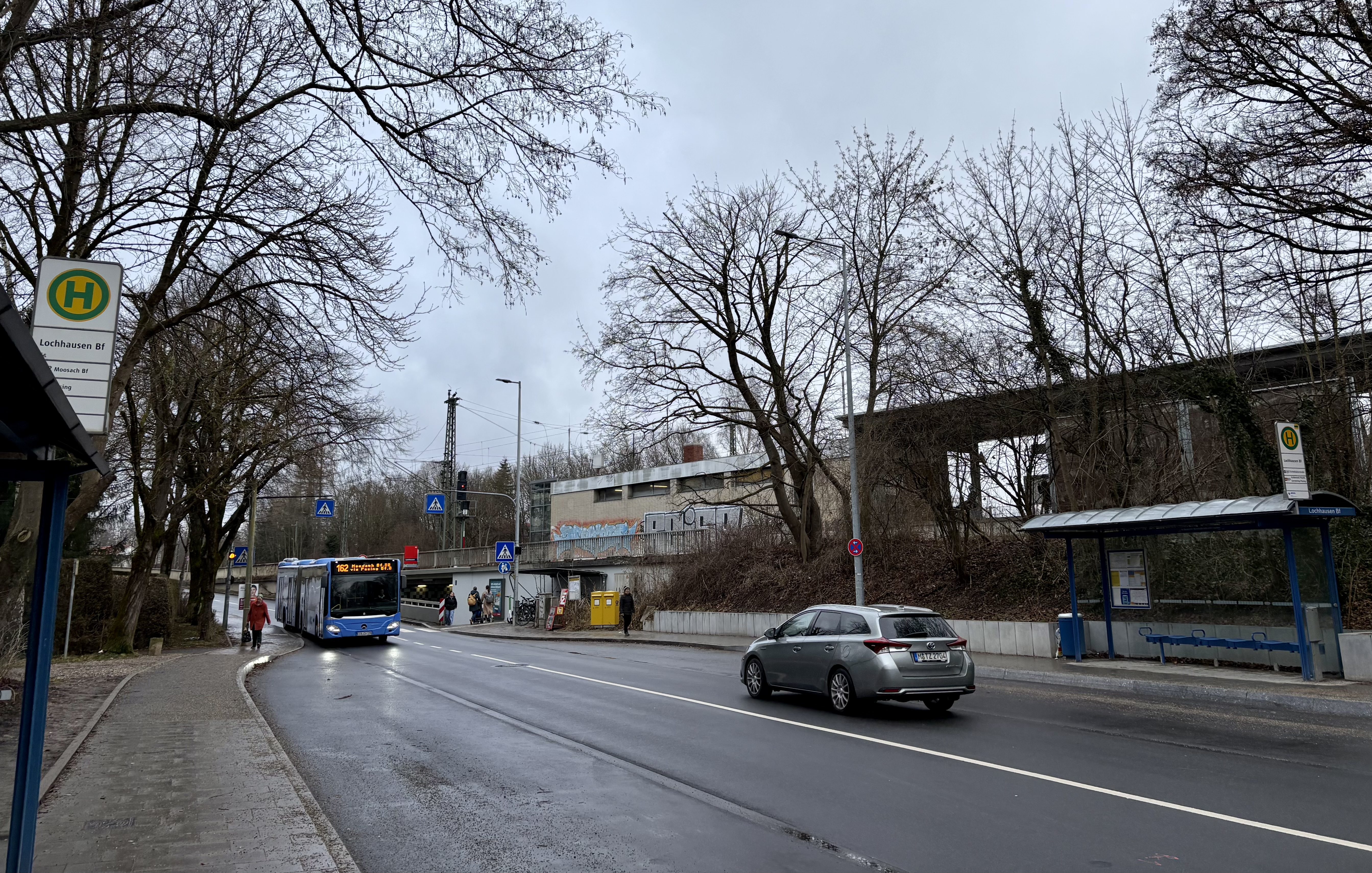 Nachbesserungen an den Bushaltestellen Henschelstraße gefordert