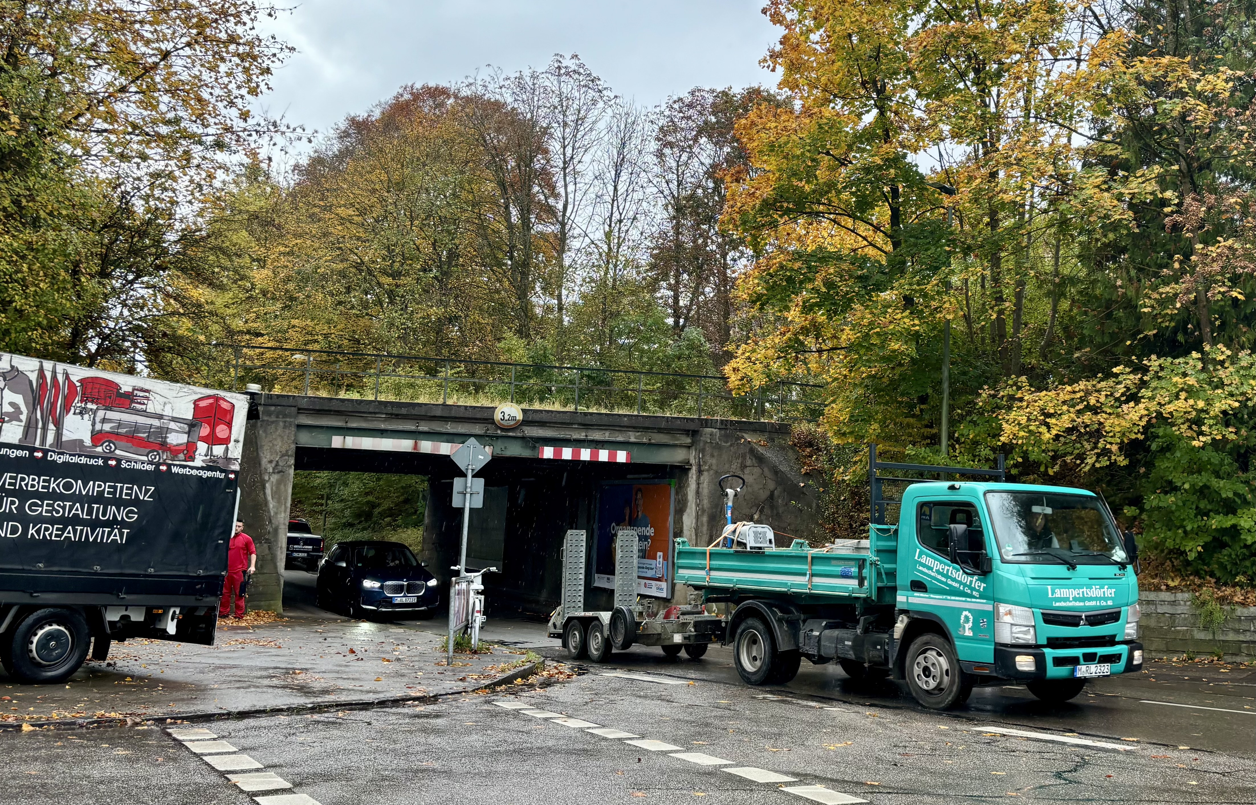 Rücksicht nehmen, langsam fahren, nicht überholen - die Limesunterführung steht seit jeher im Fokus der Aufmerksamkeit.