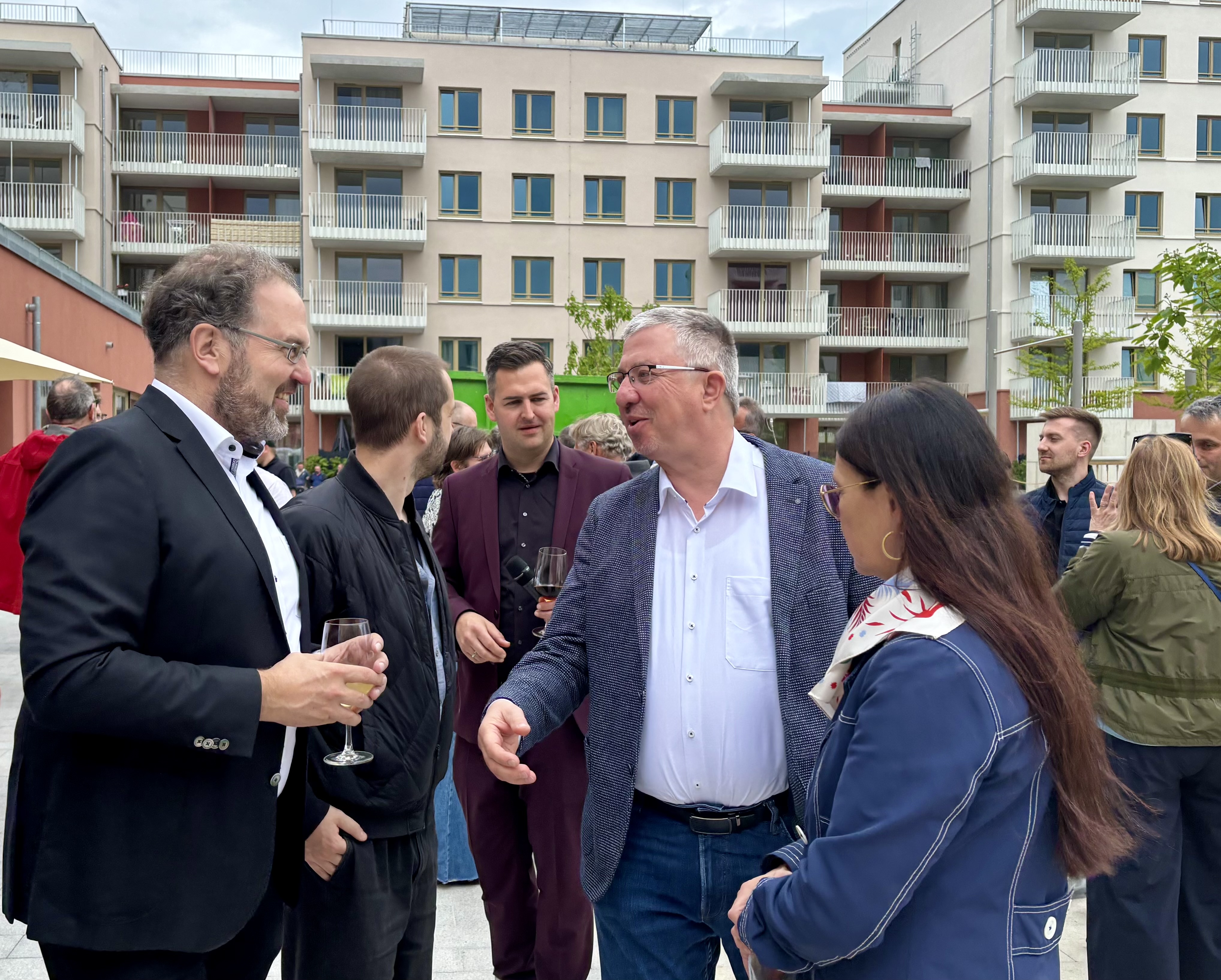 Architekt Martin Pfeiffer, Christian Müller von Münchner Wohnen und Stadtbaurätin Elisabeth Merk (v.l.)