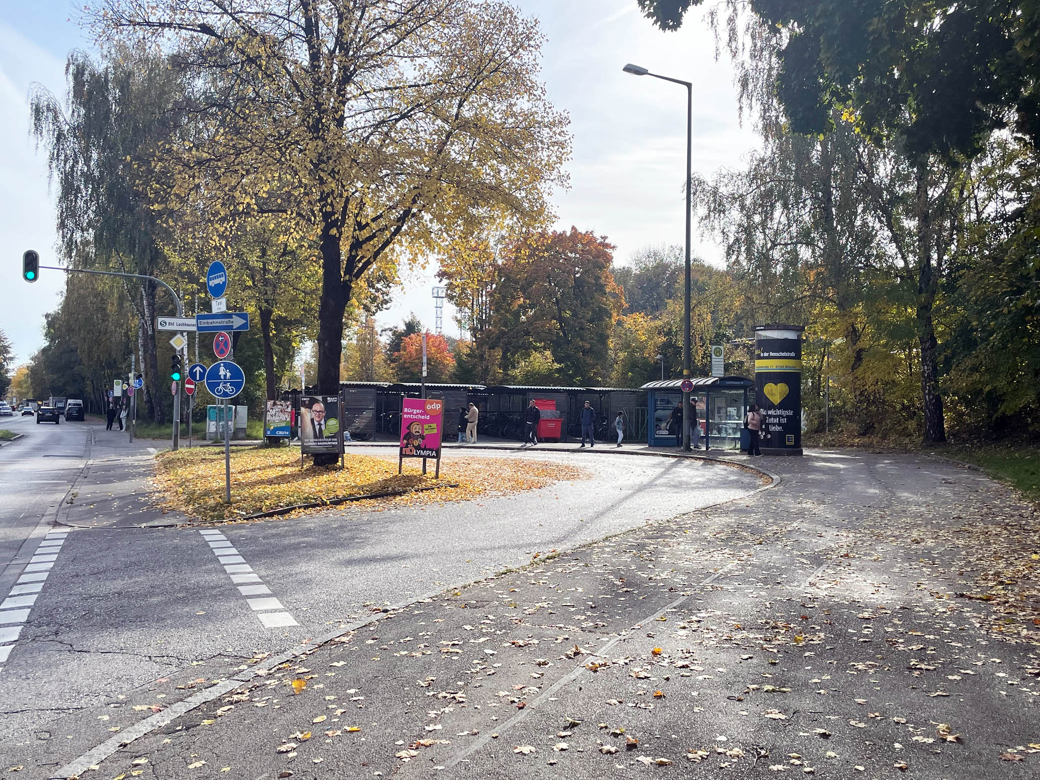 Damit die Bewohner in Langwied durch den öffentlichen Nahverkehr an Lochhausen angebunden werden, soll die Buslinie 159 verlängert werden.