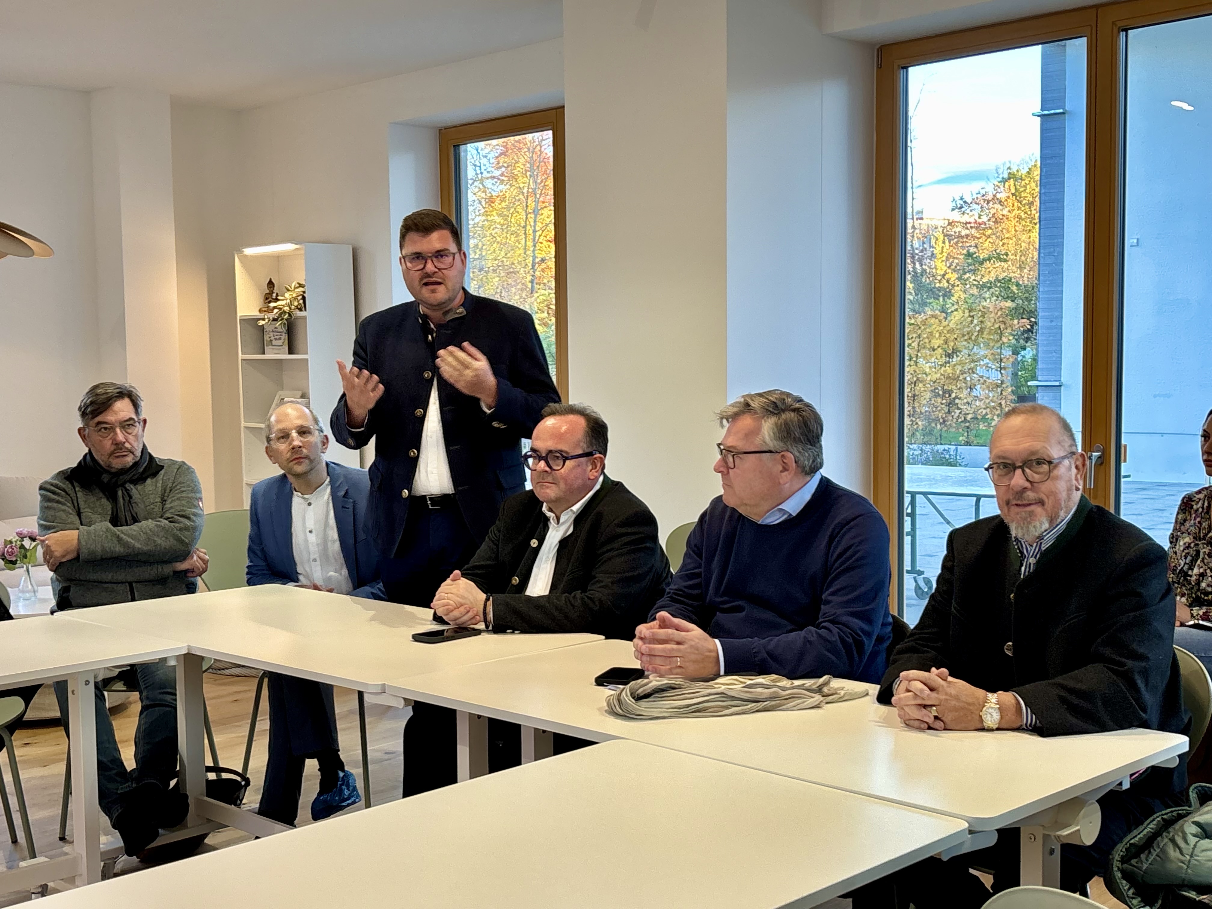 vor Christian Stockmann, Nik Gradl, Sebastian Kriesel, Clemens Baumgärtner, Josef Schmid und Manfred Spannagl (v.l.).