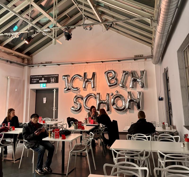 Featured image of post Schönheit als Frage in der Pasinger Fabrik