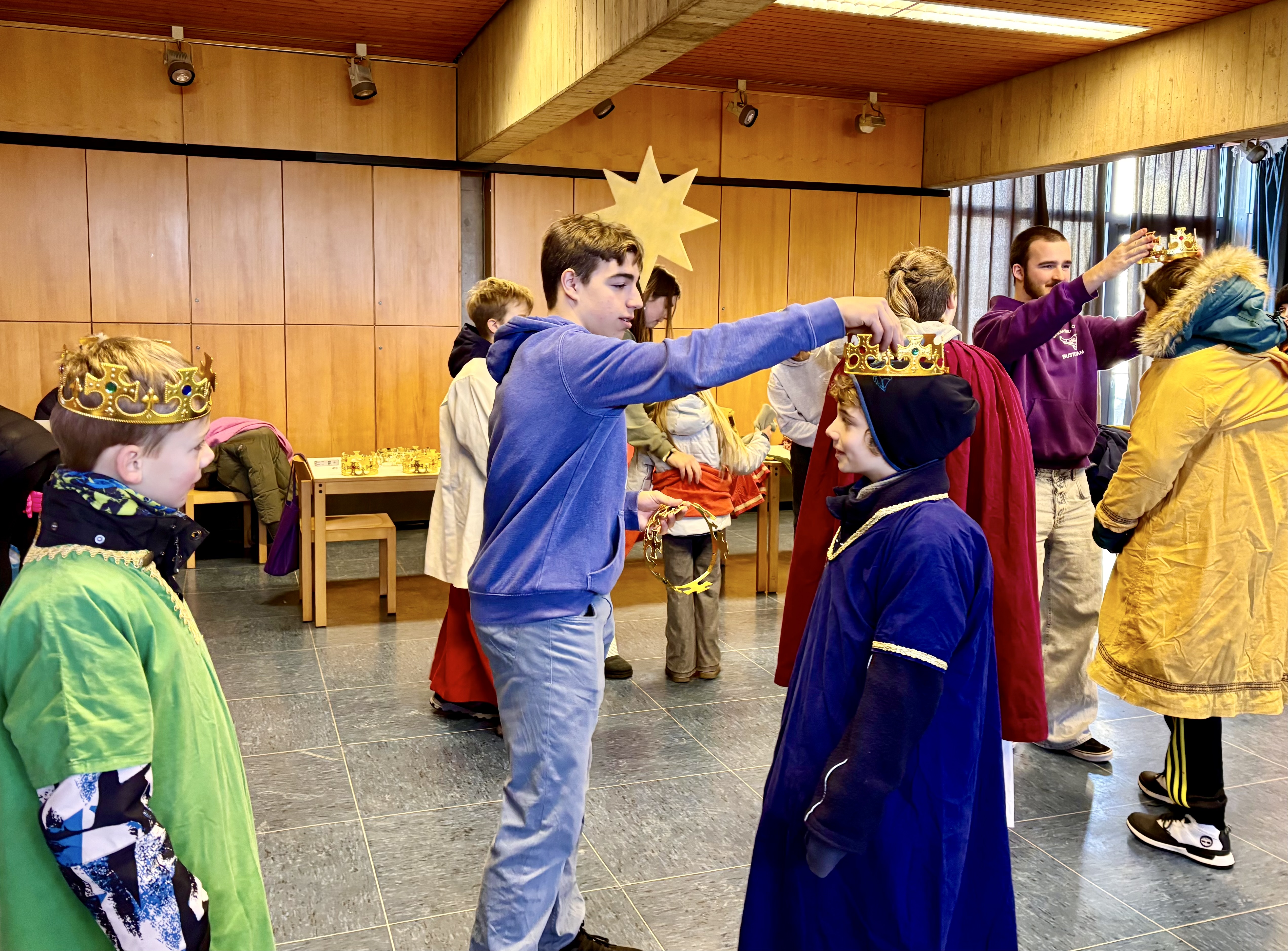 Krönung im Pfarrsaal
