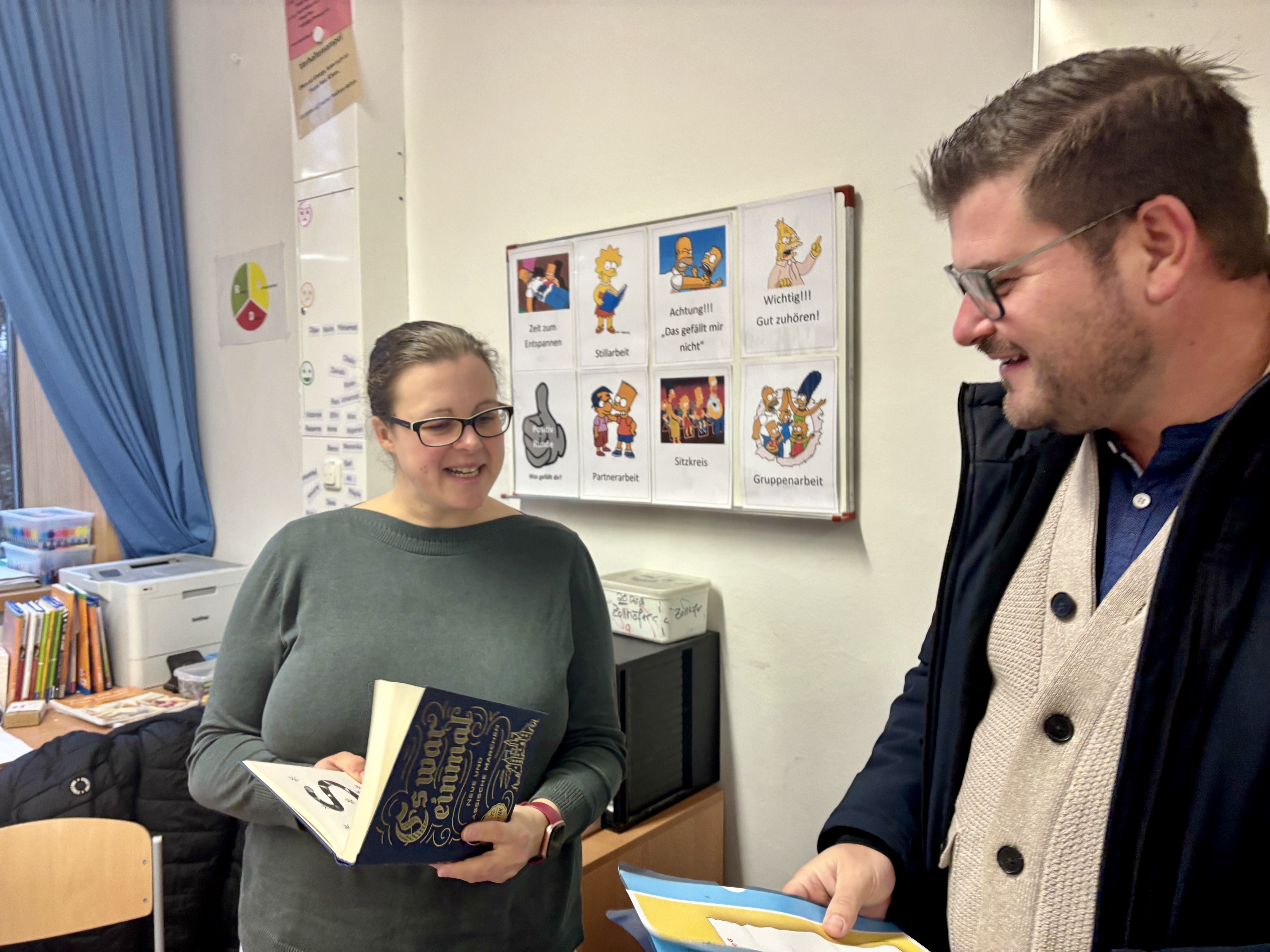Klassenlehrerin Alexandra Klement schlug den „Gestiefelten Kater“ vor und eröffnete damit ihre „Märchenwochen" in der sechsten Klasse.