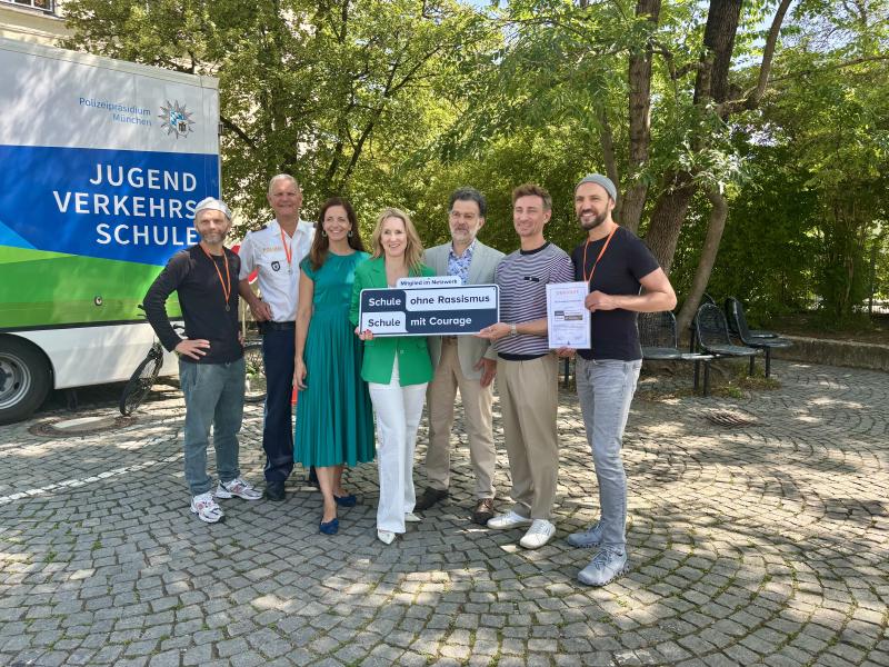 Featured image of post Osel-Schule ist Münchens 100. „Schule ohne Rassismus – Schule mit Courage“