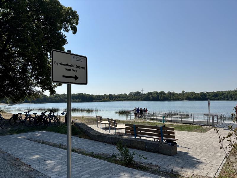 Featured image of post Barrierefrei ans Wasser? Der neue Badesteg am Lußsee sorgt für Diskussionen