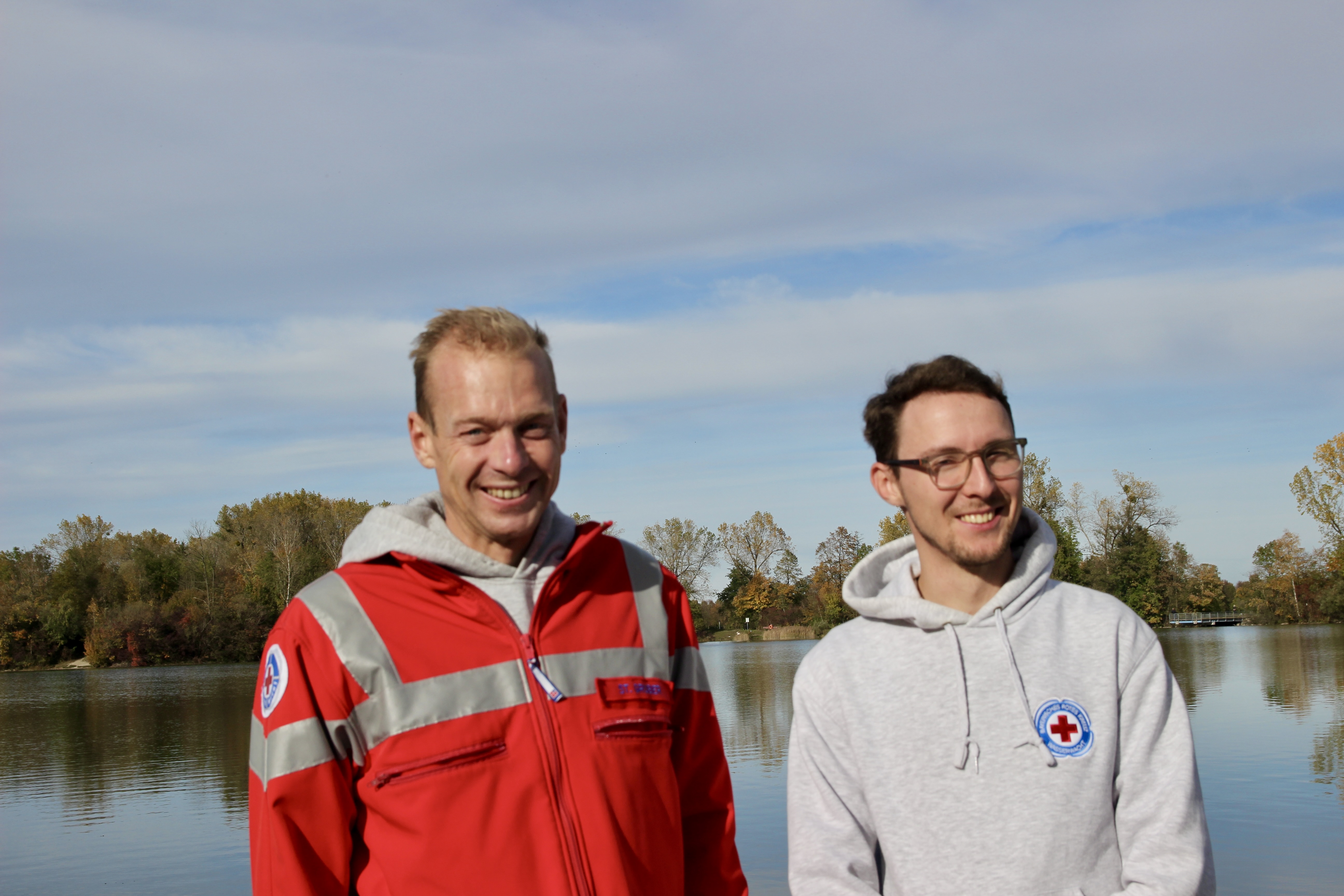 Freundschaftliche AtmosphÃ¤re, tolles Team: Leiter Stefan Gruber und Stellvertreter Felix Engel sind zufrieden mit â€žihrerâ€œ Wasserwacht. 